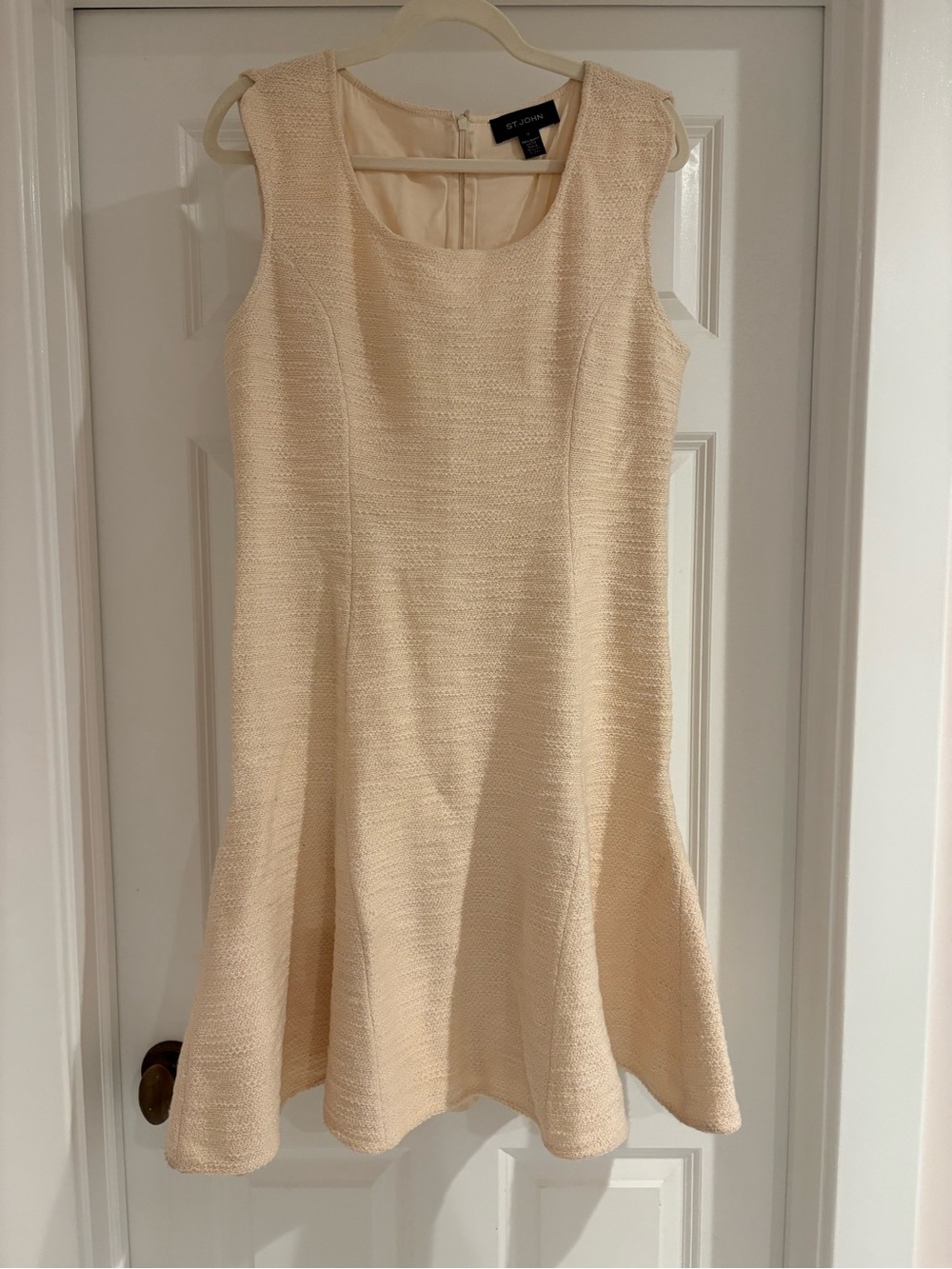 ST. JOHN Boucle Tweed Knit Midi sleeveless Dress In Ecru  FLOUNCE HEM SZ 10